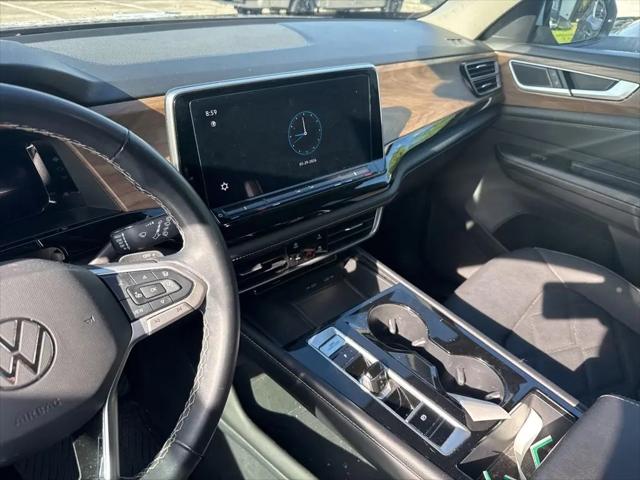 2024 Volkswagen Atlas 2.0T SE w/Technology