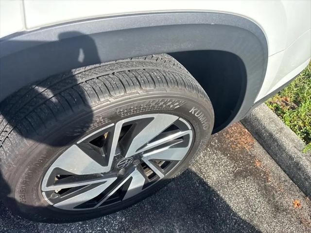 2024 Volkswagen Atlas 2.0T SE w/Technology