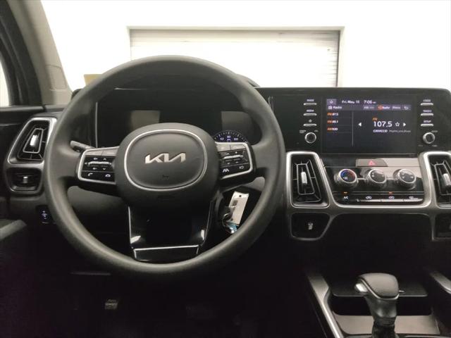 2022 Kia Sorento LX
