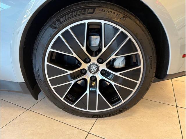 2020 Porsche Taycan Turbo