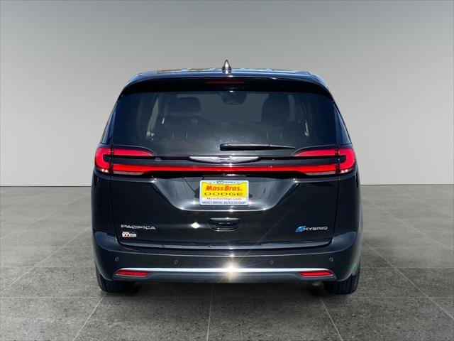 2024 Chrysler Pacifica Hybrid Select