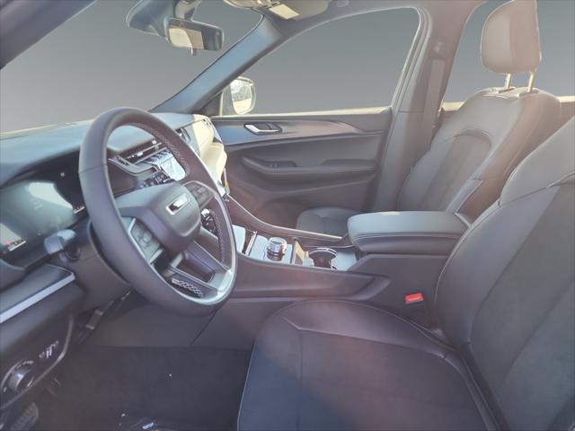 2025 Jeep Grand Cherokee L Altitude 4x4