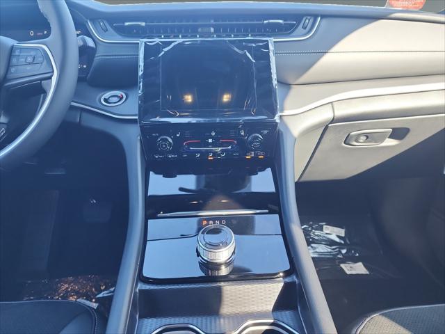 2025 Jeep Grand Cherokee L Altitude 4x4