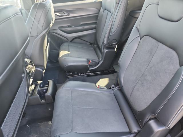 2025 Jeep Grand Cherokee L Altitude 4x4