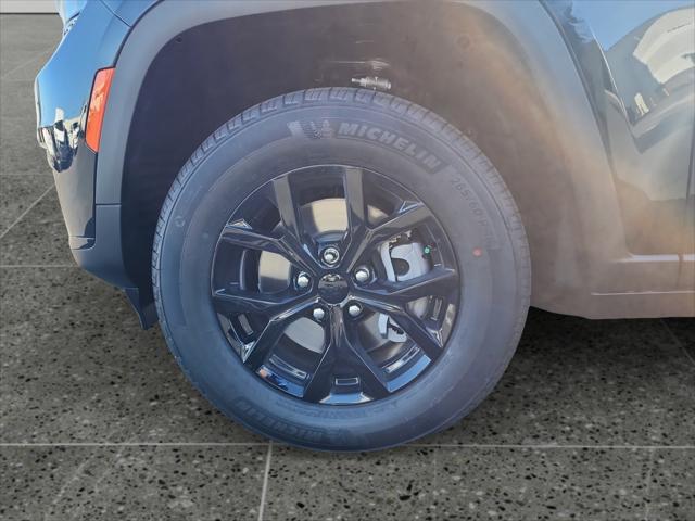 2025 Jeep Grand Cherokee L Altitude 4x4