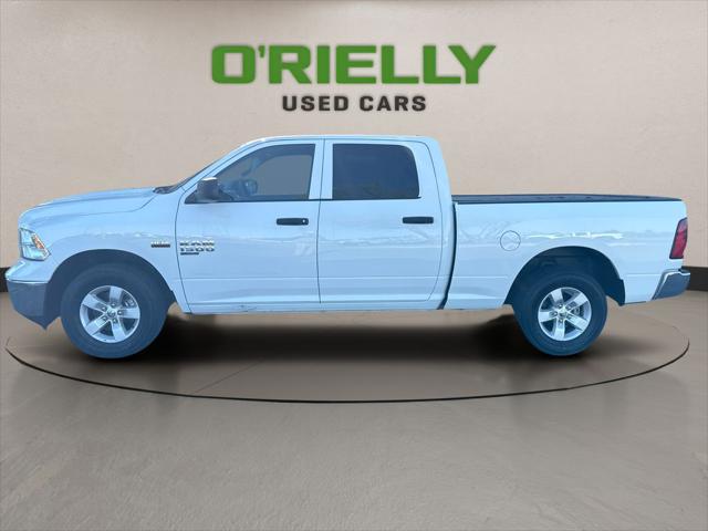 2022 Ram 1500 Classic SLT Crew Cab 4x4 6'4" Box