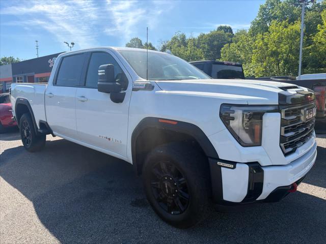 2025 GMC Sierra 2500HD 4WD Crew Cab Standard Bed AT4