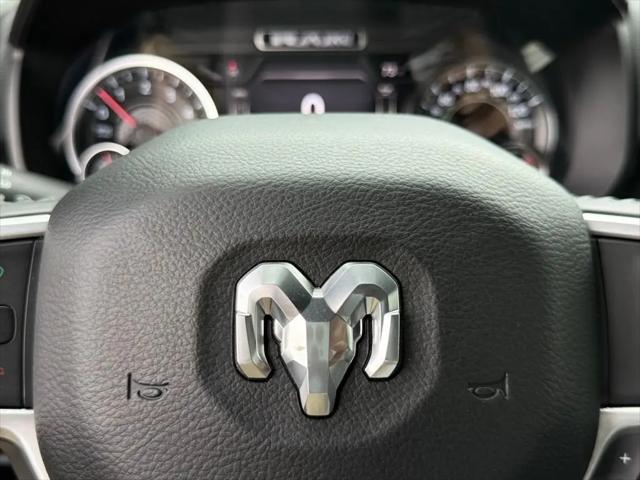 2020 Ram 1500 Big Horn Crew Cab 4x4 5'7" Box