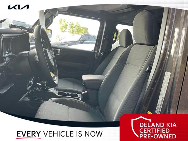 2025 Jeep Wrangler 4-Door Sahara 4x4