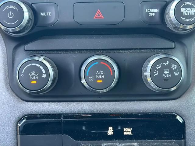 2019 Ram 1500 Big Horn/Lone Star Crew Cab 4x4 5'7" Box