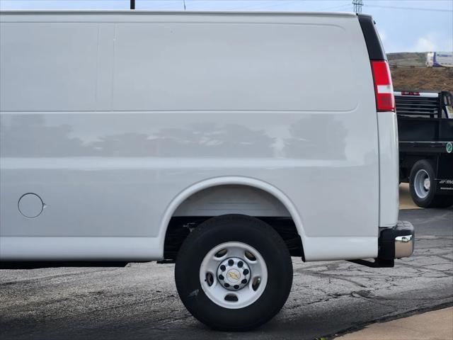 2025 Chevrolet Express Cargo Van RWD 3500 Extended Wheelbase WT