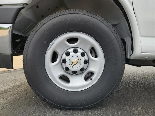 2025 Chevrolet Express Cargo Van RWD 3500 Extended Wheelbase WT