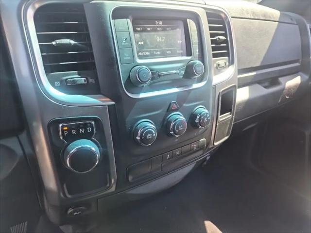 2024 Ram 1500 Classic Warlock Crew Cab 4x2 5'7" Box