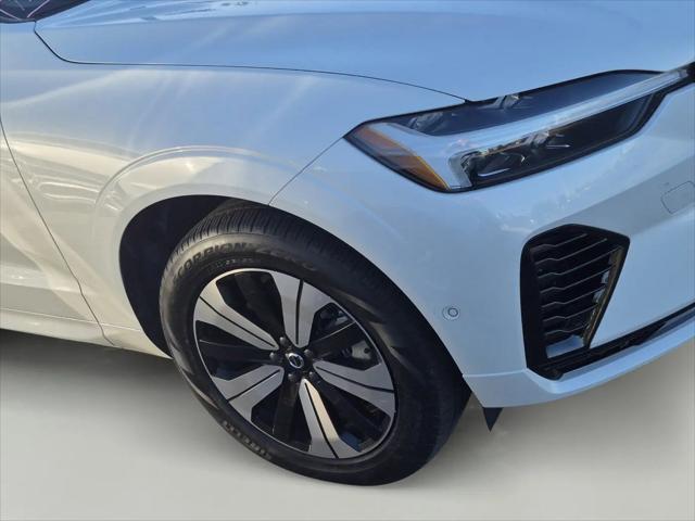 2024 Volvo XC60 Recharge T8 Plus Dark Theme