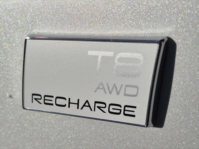 2024 Volvo XC60 Recharge T8 Plus Dark Theme