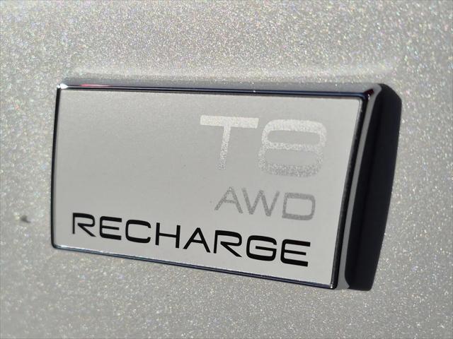 2024 Volvo XC60 Recharge T8 Plus Dark Theme