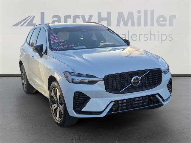 2024 Volvo XC60 Recharge T8 Plus Dark Theme