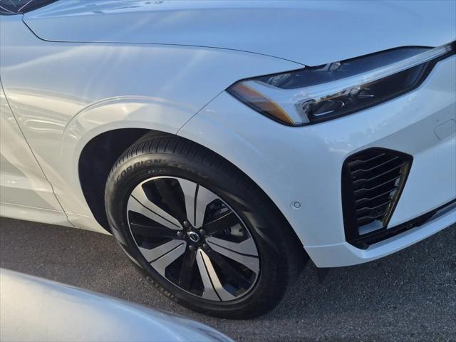 2024 Volvo XC60 Recharge T8 Plus Dark Theme