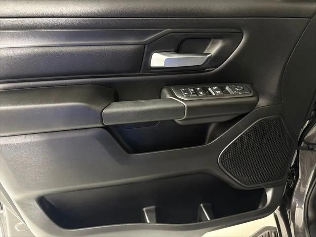 2026 Ram 1500 Express Crew Cab 4x4 57 Box
