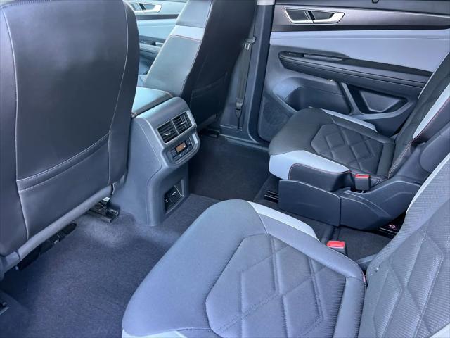 2024 Volkswagen Atlas 2.0T Peak Edition SE w/Technology