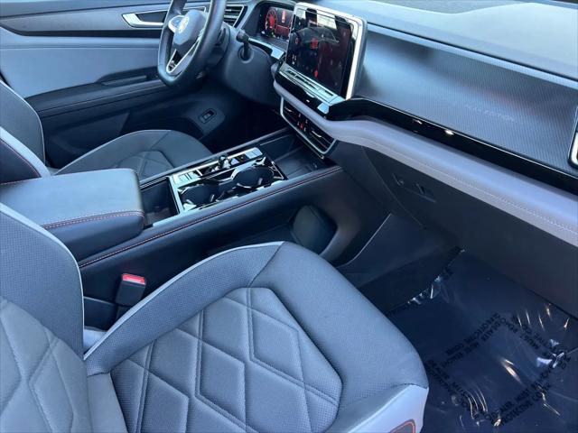 2024 Volkswagen Atlas 2.0T Peak Edition SE w/Technology