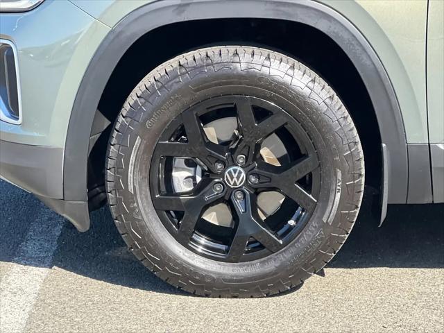 2024 Volkswagen Atlas 2.0T Peak Edition SE w/Technology