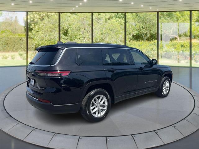 2023 Jeep Grand Cherokee L Laredo 4x4