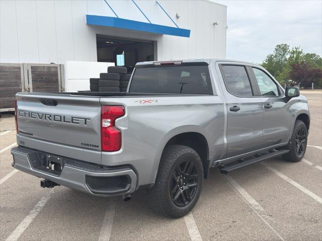 2023 Chevrolet Silverado 1500 4WD Crew Cab Short Bed Custom