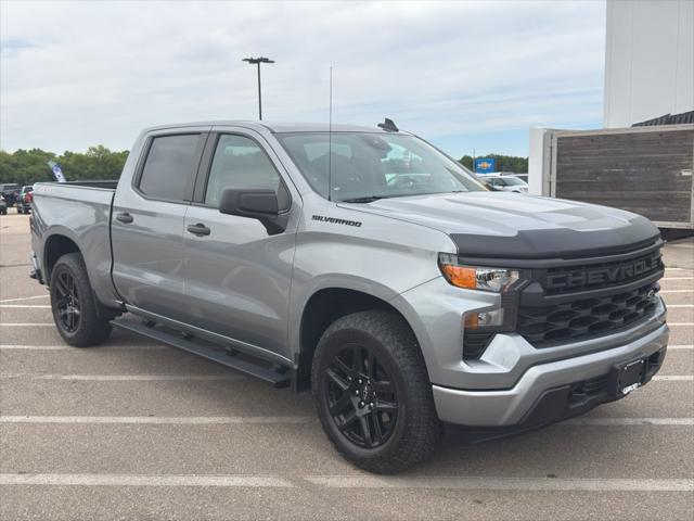 2023 Chevrolet Silverado 1500 4WD Crew Cab Short Bed Custom