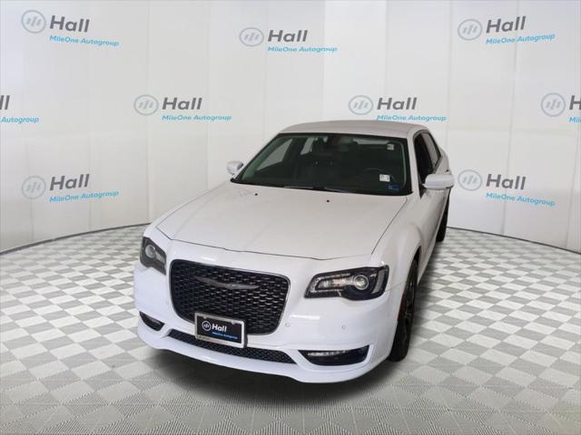 2022 Chrysler 300 Touring L AWD 2022 Chrysler 300 Touring L AWD