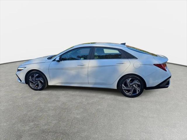 2025 Hyundai Elantra Hybrid Limited