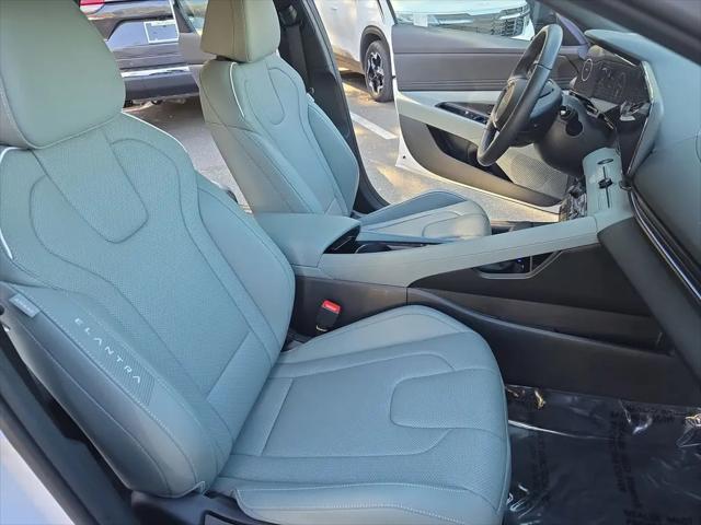 2025 Hyundai Elantra Hybrid Limited