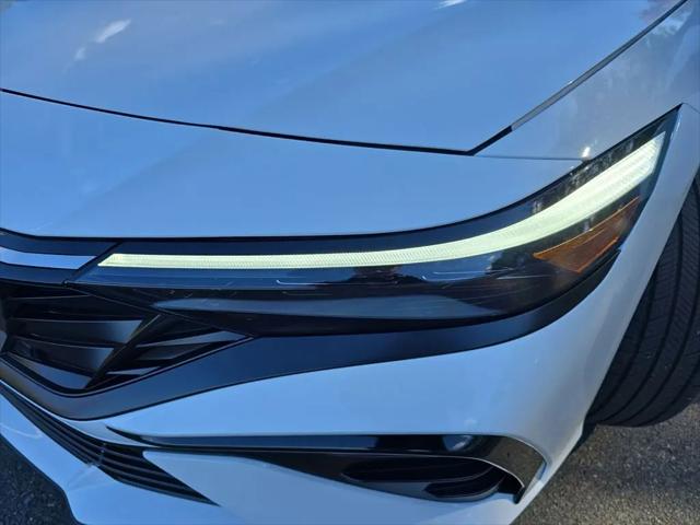 2025 Hyundai Elantra Hybrid Limited