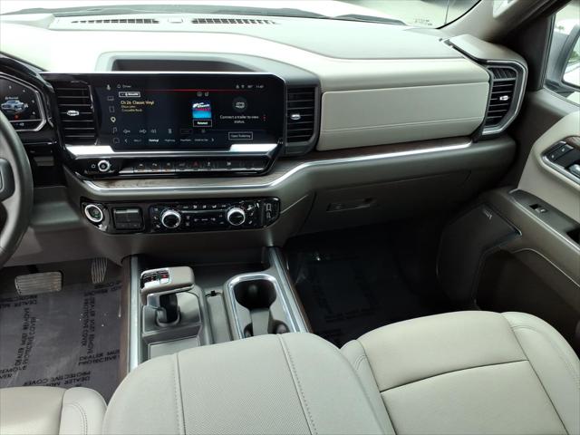2025 GMC Sierra 1500 4WD Crew Cab Short Box SLT