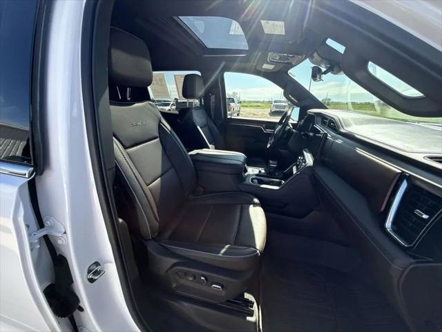 2023 GMC Sierra 1500 4WD Crew Cab Short Box Denali