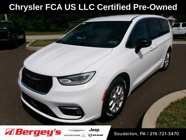 2025 Chrysler Pacifica Select