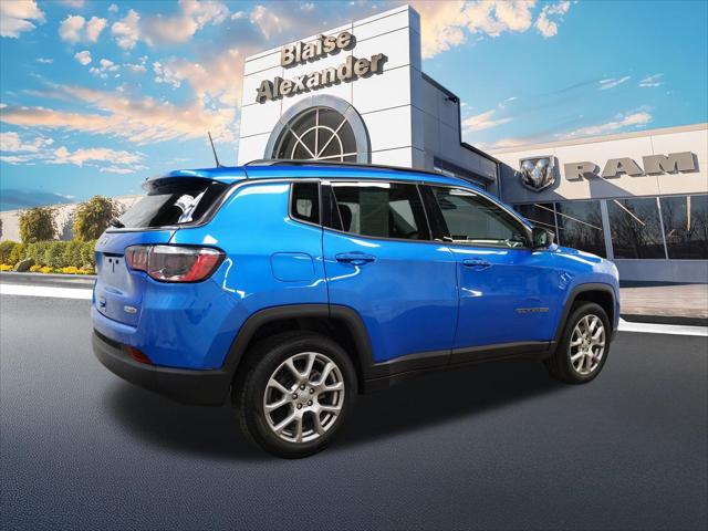 2022 Jeep Compass Latitude Lux 4x4 2022 Jeep Compass Latitude Lux 4x4