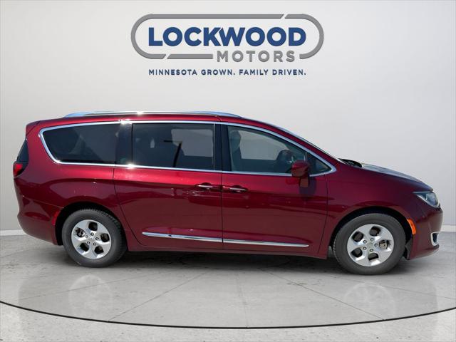 2017 Chrysler Pacifica Touring-L Plus
