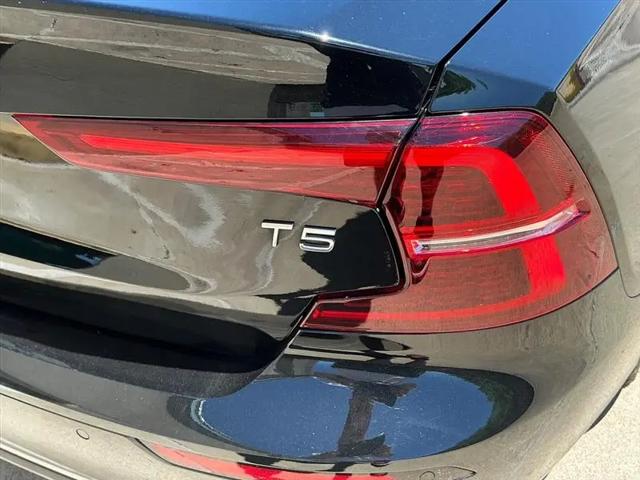 2019 Volvo S60 T5 Momentum