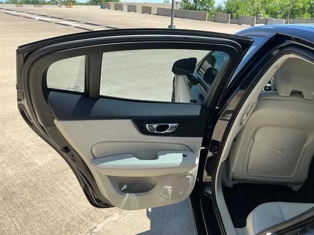 2019 Volvo S60 T5 Momentum