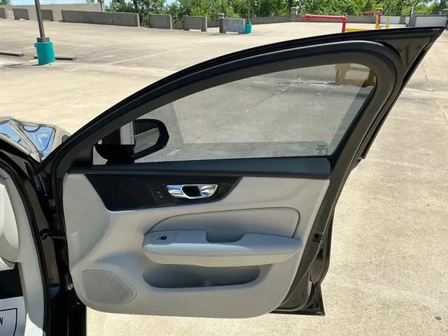 2019 Volvo S60 T5 Momentum