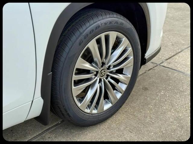 2026 Toyota Highlander Platinum
