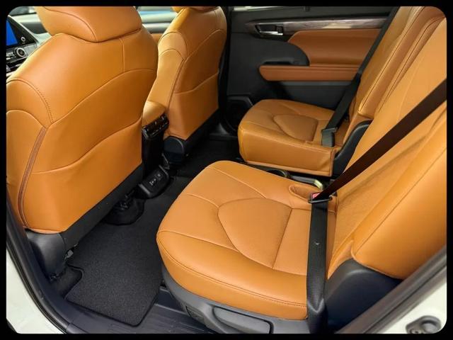 2026 Toyota Highlander Platinum
