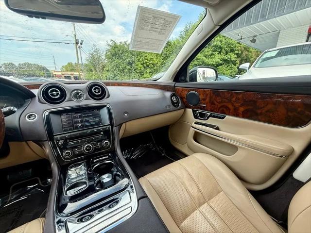 2015 Jaguar XJ Standard
