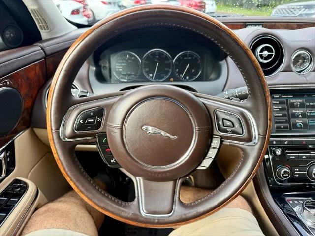 2015 Jaguar XJ Standard