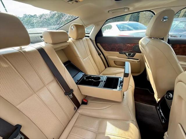 2015 Jaguar XJ Standard