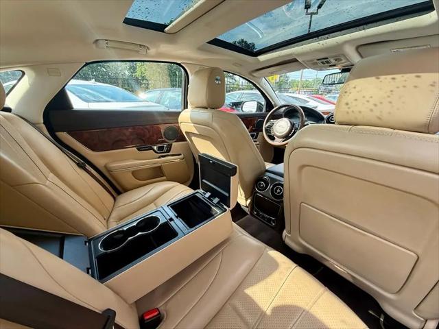 2015 Jaguar XJ Standard