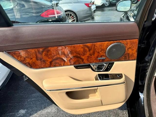 2015 Jaguar XJ Standard