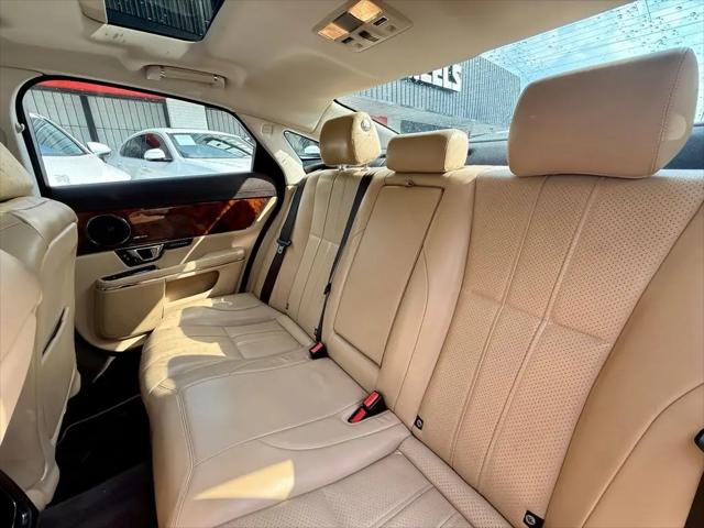 2015 Jaguar XJ Standard
