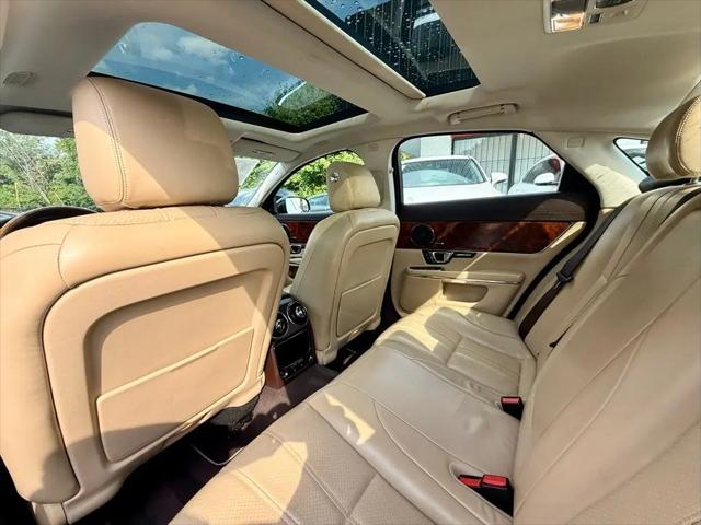 2015 Jaguar XJ Standard